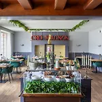 Le Cro-magnon - Hôtel&restaurant - Piscine - Climatisation Hotel