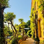 Le Cro-Magnon - Hotel & Restaurant - Piscine - Climatisation Hotel Les Eyzies