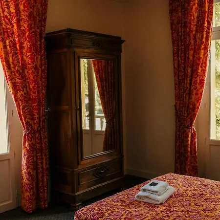 Le Cro-magnon Les Eyzies