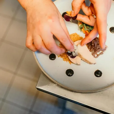 Le Cro-magnon Hotel Les Eyzies