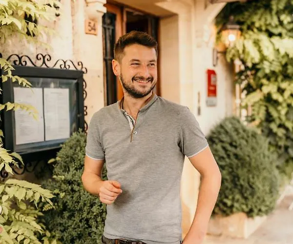 Hotel Le Cro-magnon Les Eyzies