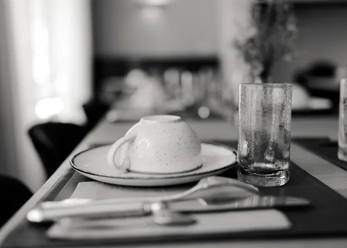 Le Cro-magnon Les Eyzies